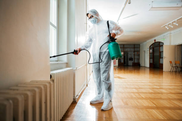 Best Pest Control for Homes  in Fredonia, WI